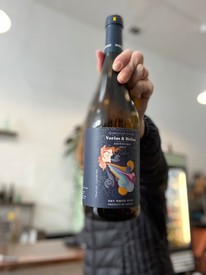 Markogianni Vorias & Helios Assyrtiko Ilia 2022